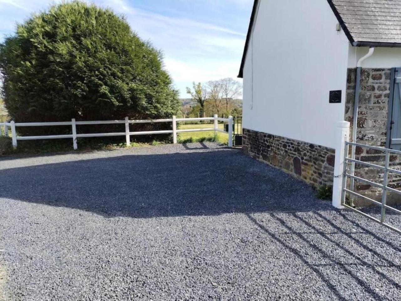 La Croix Douillet Gavray-sur-Sienne Exterior foto